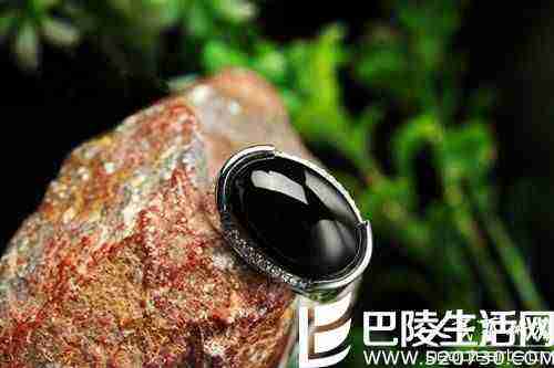 翡翠戒指图片与历史介绍 翡翠戒指与不同肤色如何搭配?