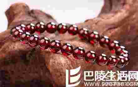 如何保养石榴石手链?  石榴石消磁方法的介绍