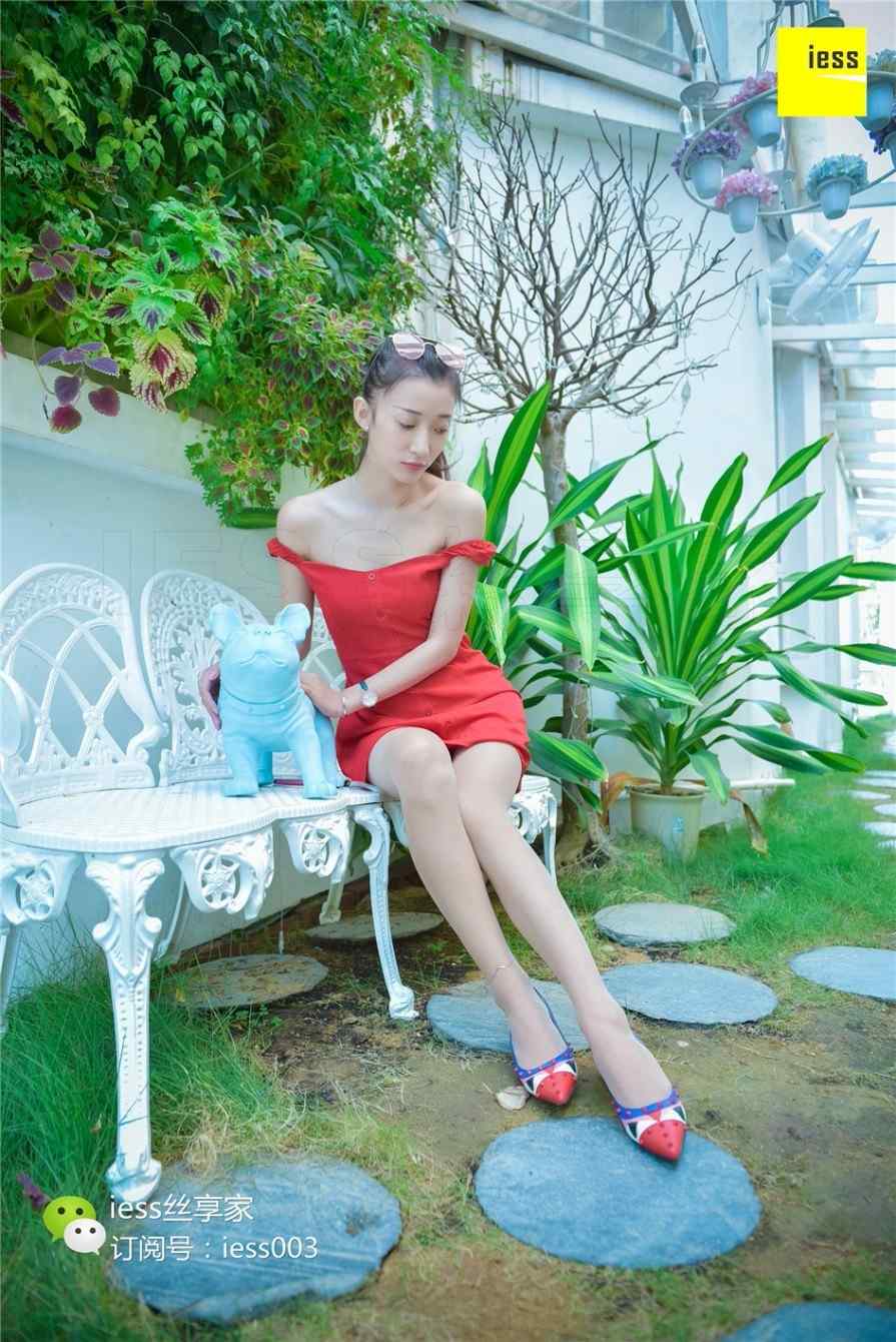 超短裙美女桂秋性感美足写真图片