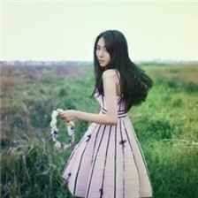超短裙美女桂秋性感美足写真图片