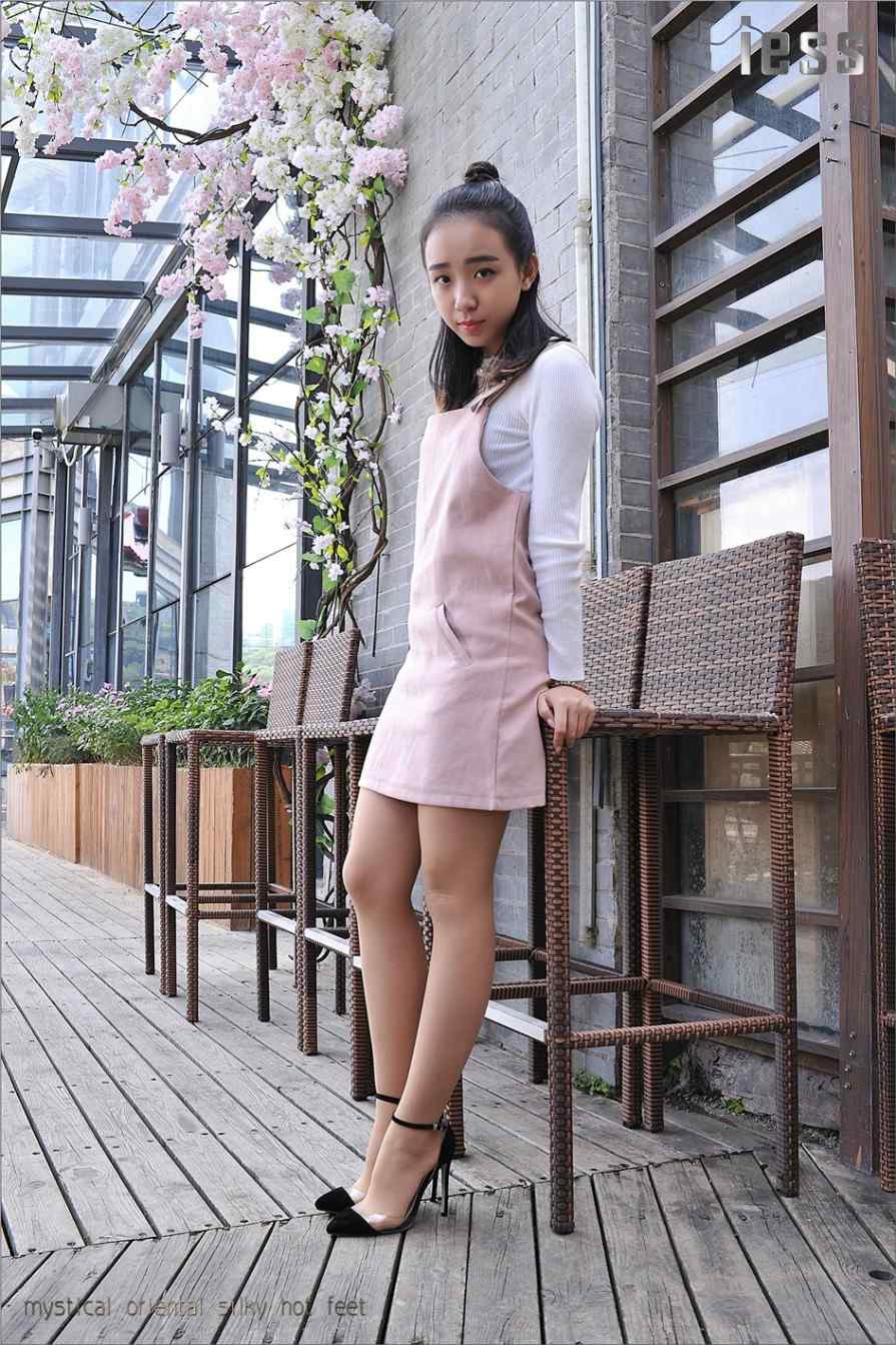 小清新美女张馨月性感美腿丝袜诱惑写真