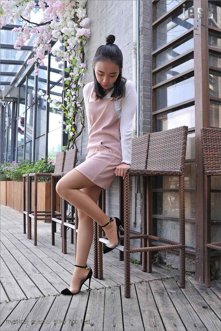 小清新美女张馨月性感美腿丝袜诱惑写真